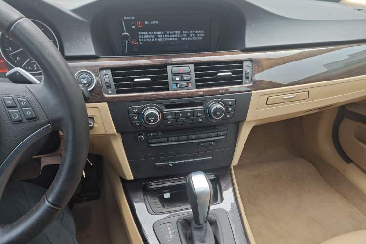Used BMW 3 Series 2012 325i Luxury Edition Audio And AC Panel