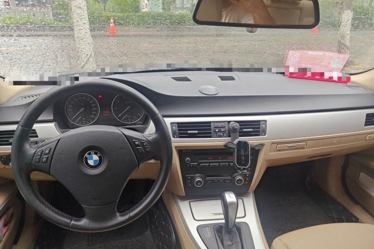 Used BMW 3 Series 2012 318i Leading Model Center Console
