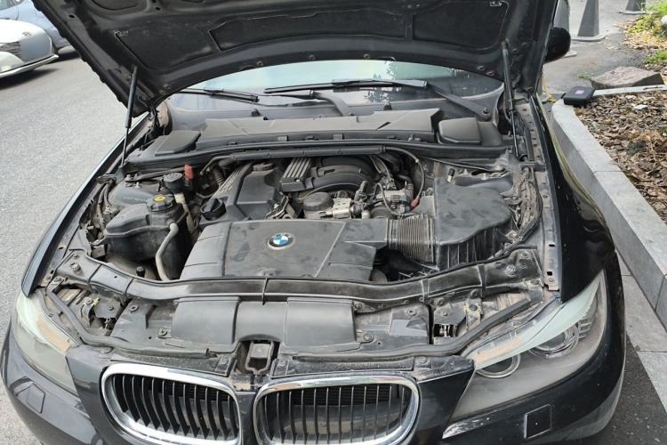 Used BMW 3 Series 2012 318i Leading Model Engine Bay