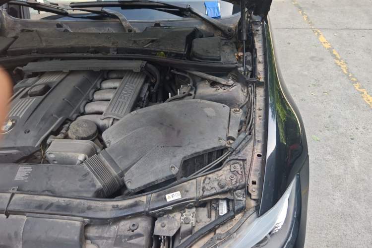 Used BMW 3 Series 2012 325i Sport Edition Engine Bay Left