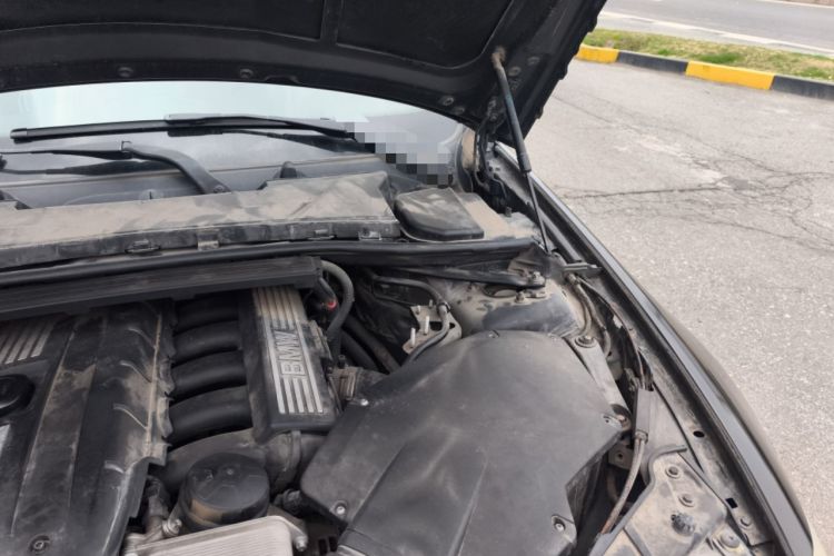 Used BMW 3 Series 2012 325i Luxury Edition Engine Bay Left