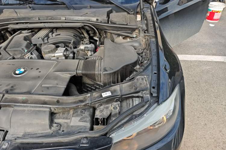 Used BMW 3 Series 2012 320i Luxury Edition Engine Bay Left