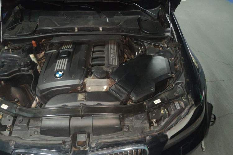 Used BMW 3 Series 2012 325i Luxury Edition Engine Bay Left