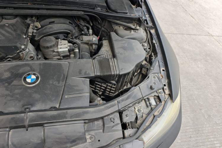 Used BMW 3 Series 2012 320i Luxury Edition Engine Bay Left