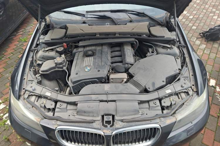 Used BMW 3 Series 2012 325i Luxury Edition Engine Bay