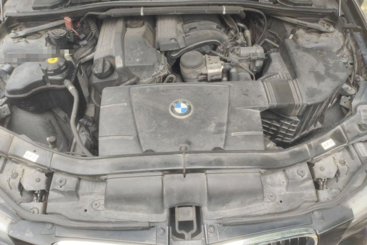 Used BMW 3 Series 2012 318i Leading Model Engine Bay