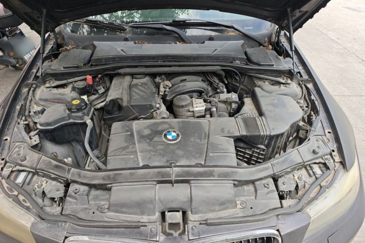 Used BMW 3 Series 2012 320i Luxury Edition Engine Bay
