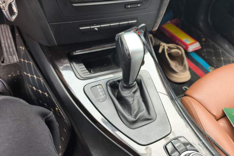 Used BMW 3 Series 2012 325i Luxury Edition Gear Lever