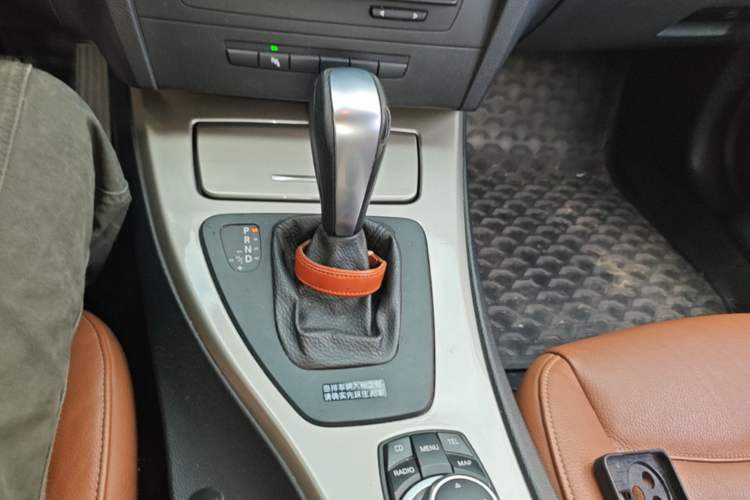 Used BMW 3 Series 2012 320i Luxury Edition Gear Lever