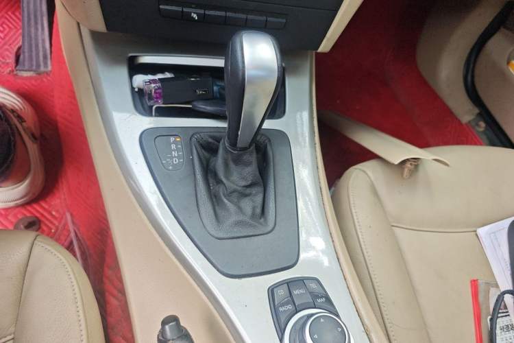 Used BMW 3 Series 2012 320i Luxury Edition Gear Lever