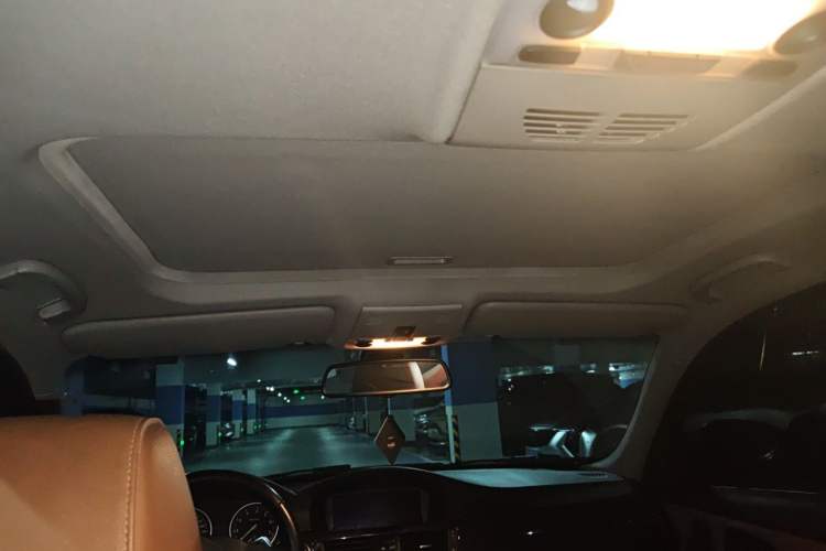 Used BMW 3 Series 2012 325i Luxury Edition Headliner