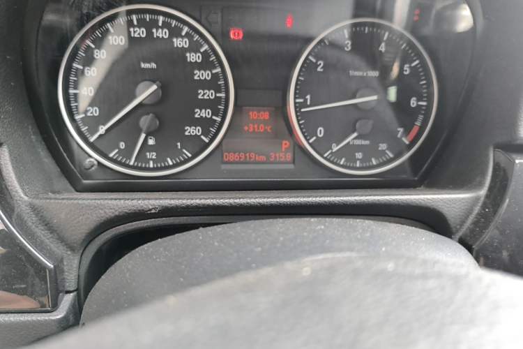 Used BMW 3 Series 2012 318i Leading Model Odometer Close Up