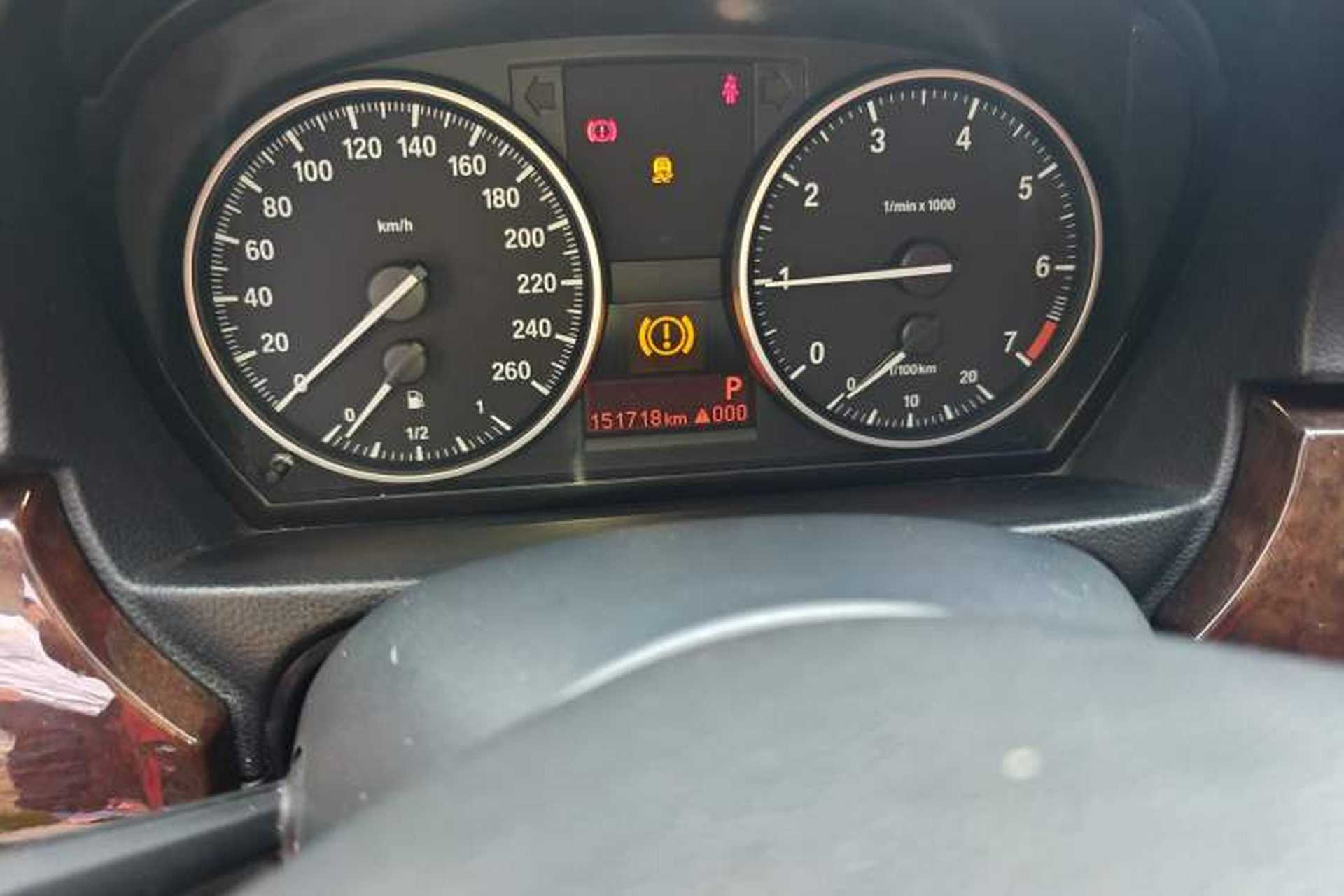Used BMW 3 Series 2012 320i Sport Edition Odometer Close Up