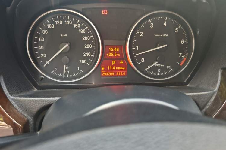 Used BMW 3 Series 2012 325i Sport Edition Odometer Close Up