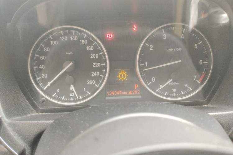 Used BMW 3 Series 2012 318i Leading Model Odometer Close Up