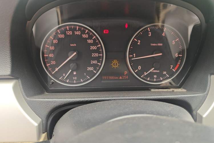 Used BMW 3 Series 2012 318i Leading Model Odometer Close Up