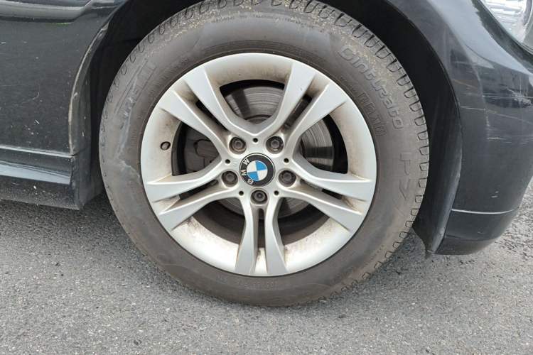 Used BMW 3 Series 2012 318i Leading Model Right Front Wheel Hub