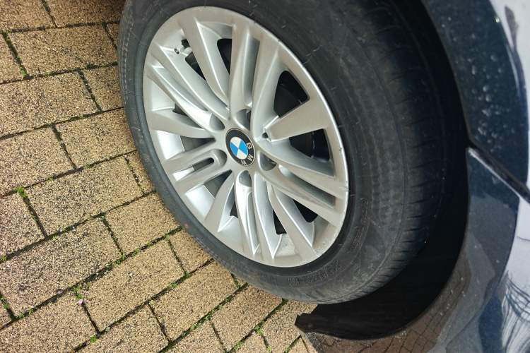 Used BMW 3 Series 2012 320i Sport Edition Right Front Wheel Hub