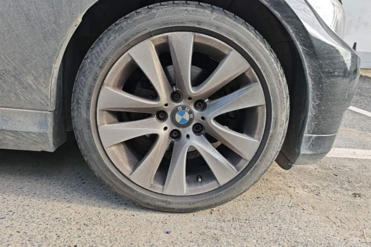 Used BMW 3 Series 2012 320i Luxury Edition Right Front Wheel Hub