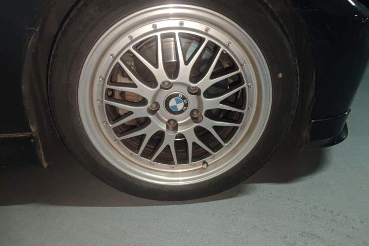Used BMW 3 Series 2012 325i Luxury Edition Right Front Wheel Hub