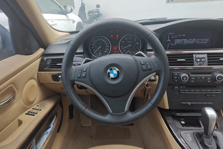 Used BMW 3 Series 2012 325i Luxury Edition Steering Wheel