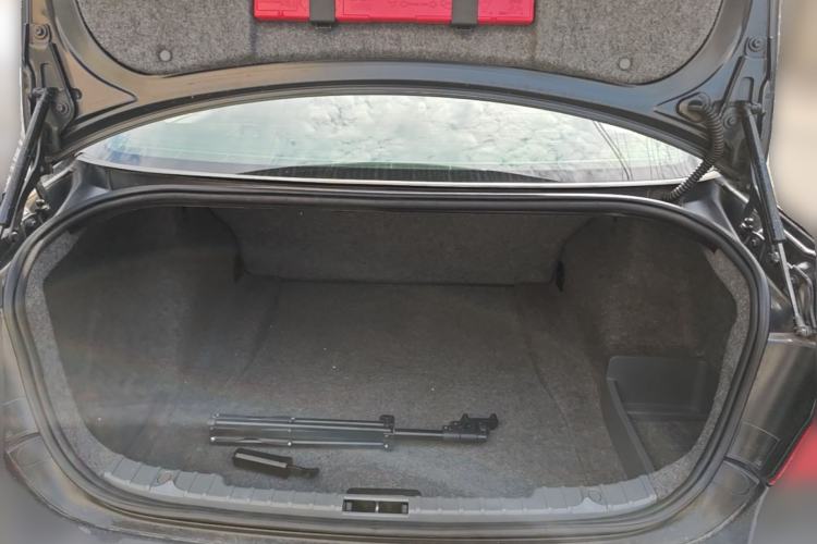 Used BMW 3 Series 2012 320i Luxury Edition Trunk