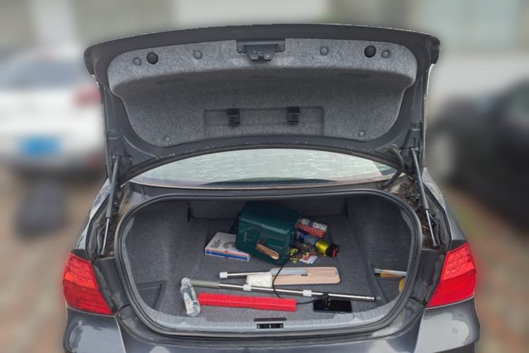 Used BMW 3 Series 2012 325i Luxury Edition Trunk