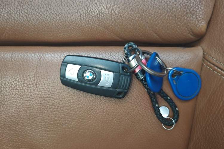 Used BMW 3 Series 2012 325i Sport Edition Vehicle Key