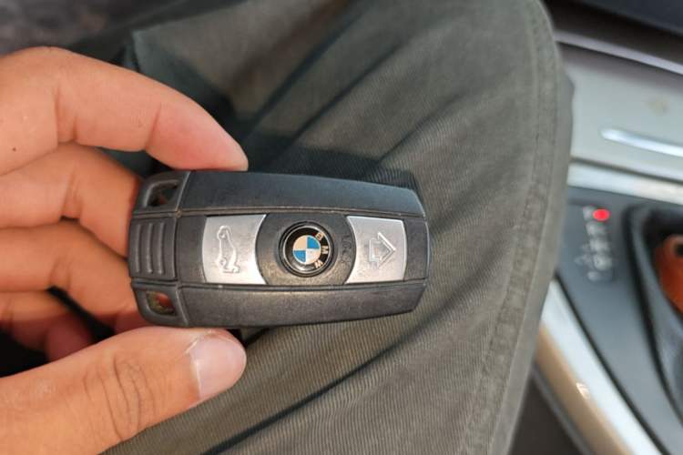 Used BMW 3 Series 2012 320i Luxury Edition Vehicle Key