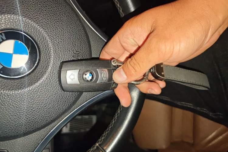 Used BMW 3 Series 2012 325i Luxury Edition Vehicle Key