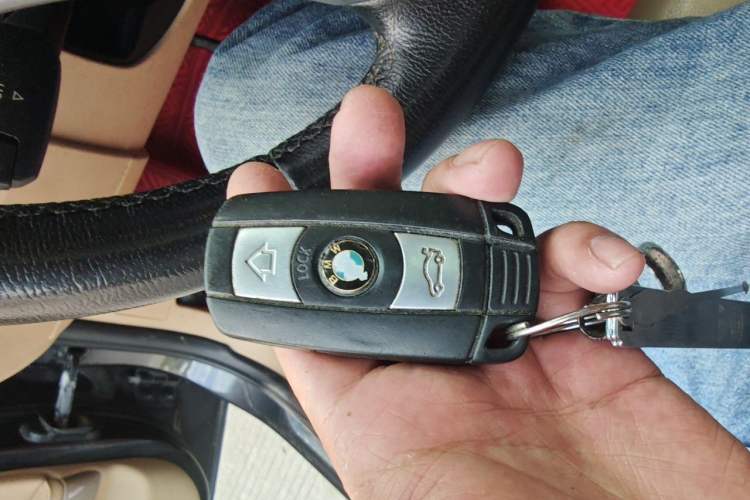 Used BMW 3 Series 2012 320i Luxury Edition Vehicle Key