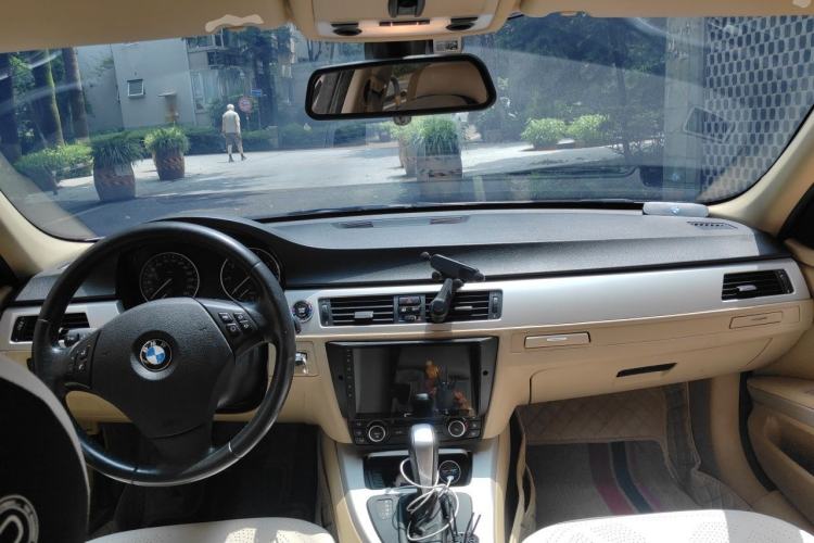 Used BMW 3 Series 2012 318i Leading Model Center Console