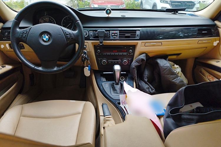 Used BMW 3 Series 2012 318i Leading Model Center Console
