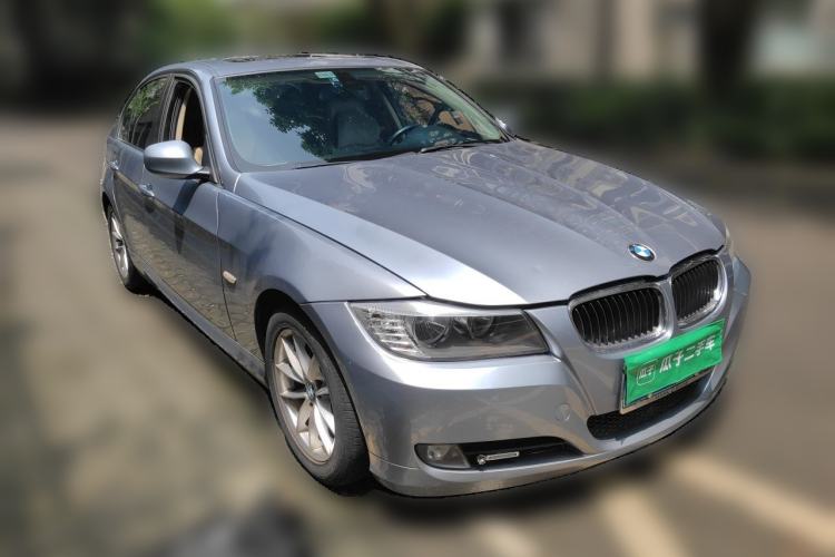 Used BMW 3 Series 2012 318i Leading Model Front Right 45 Deg
