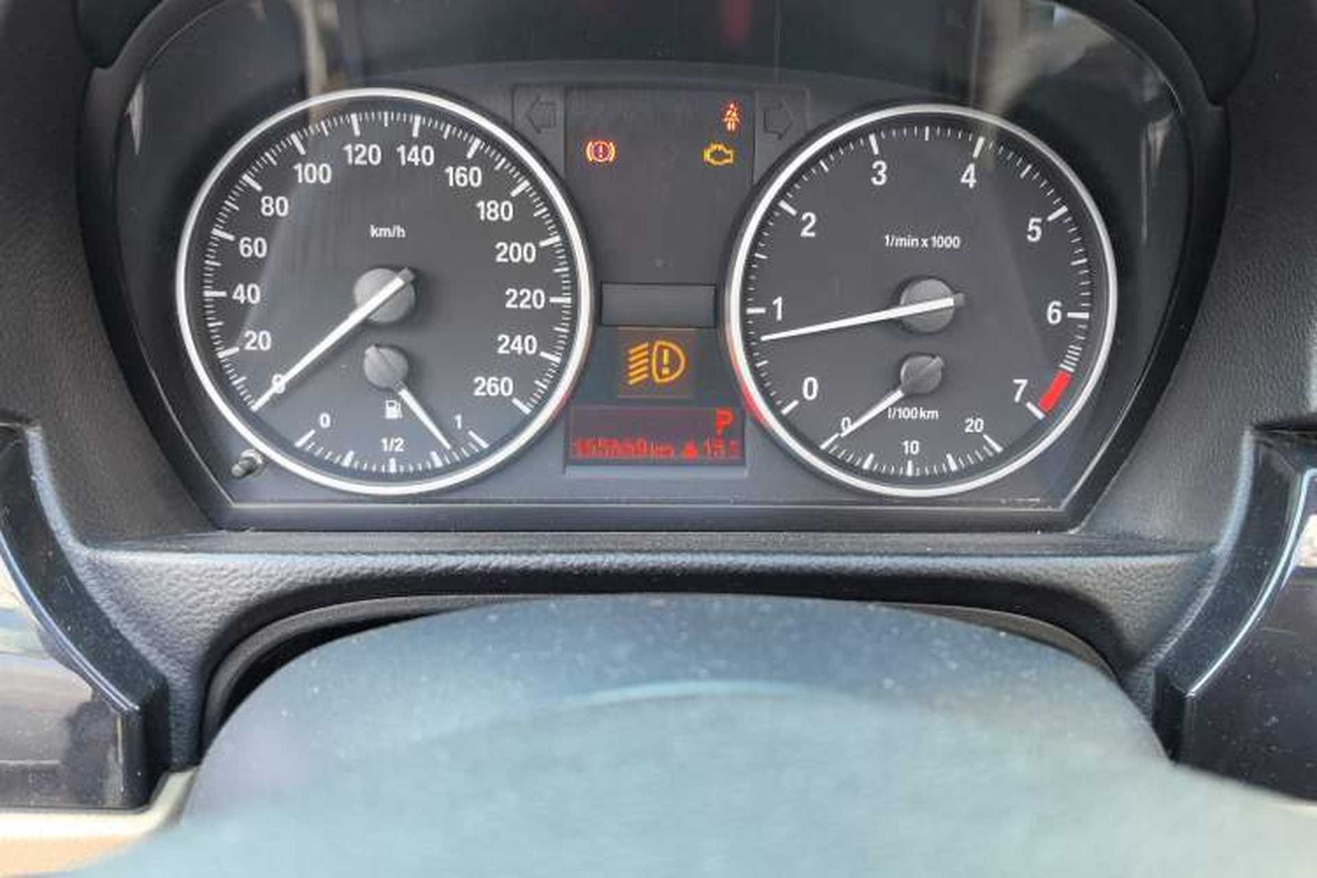 Used BMW 3 Series 2012 318i Leading Model Odometer Close Up