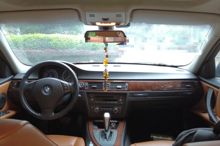 Used BMW 3 Series 2012 320i Sport Edition Center Console
