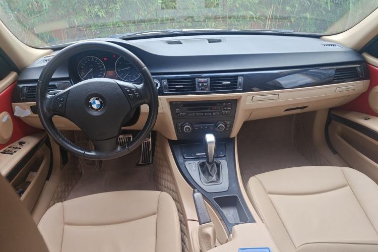 Used BMW 3 Series 2012 318i Leading Model Center Console