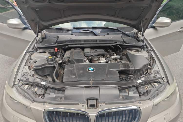 Used BMW 3 Series 2012 318i Leading Model Engine Bay
