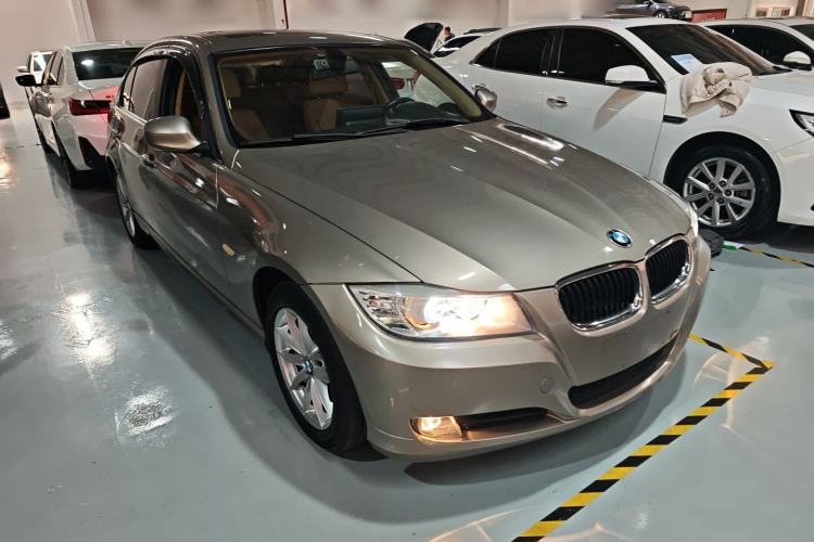 Used BMW 3 Series 2012 318i Leading Model Front Right 45 Deg