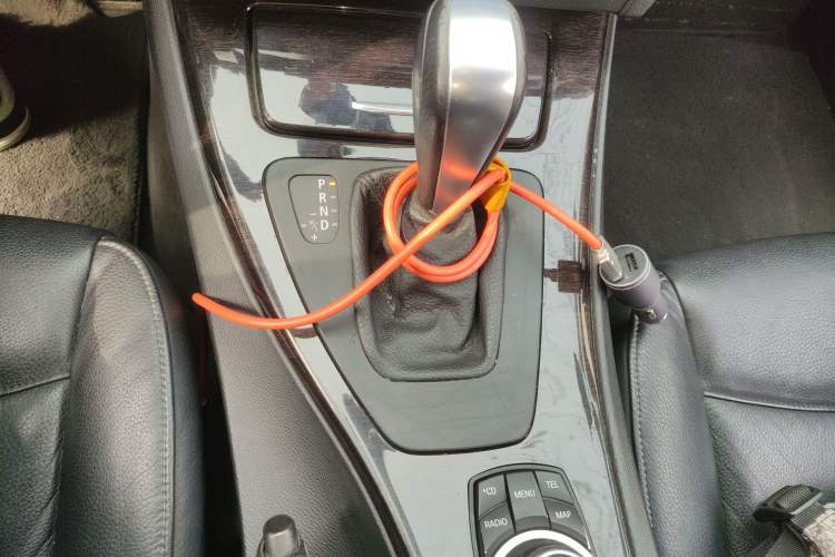 Used BMW 3 Series 2012 325i Luxury Edition Gear Lever
