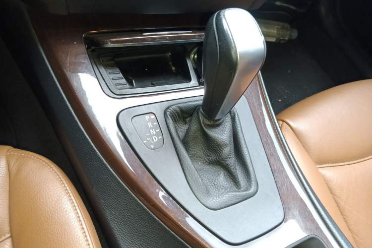 Used BMW 3 Series 2012 320i Sport Edition Gear Lever