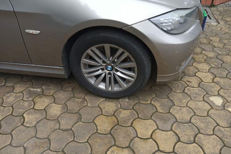 Used BMW 3 Series 2012 320i Sport Edition Right Front Wheel Hub