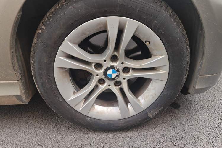 Used BMW 3 Series 2012 318i Leading Model Right Front Wheel Hub