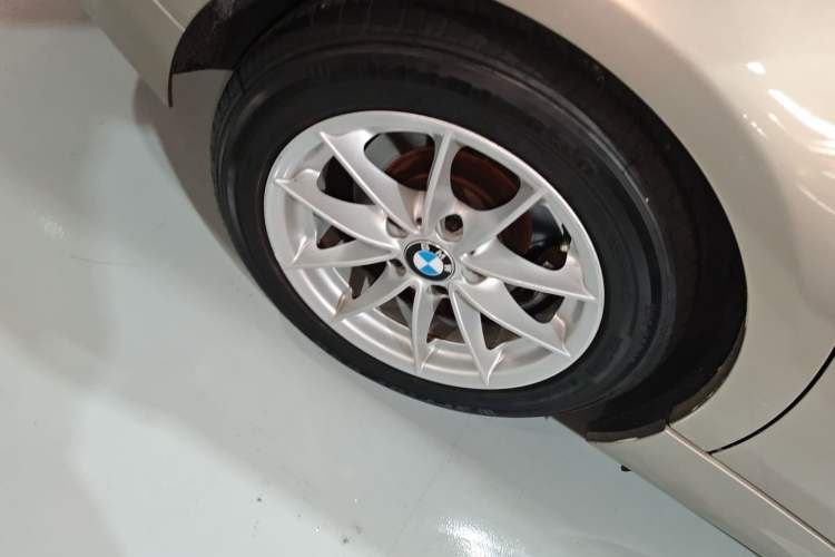 Used BMW 3 Series 2012 318i Leading Model Right Rear Wheel Hub