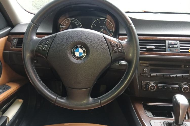 Used BMW 3 Series 2012 320i Sport Edition Steering Wheel