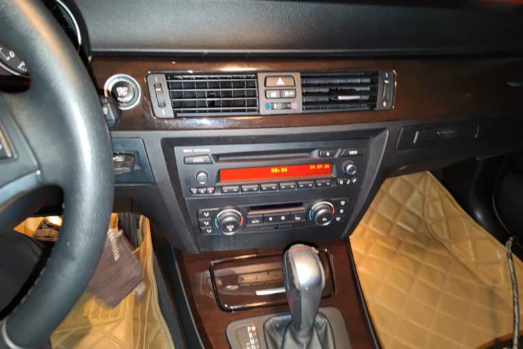 Used BMW 3 Series 2012 325i Sport Edition Audio And AC Panel