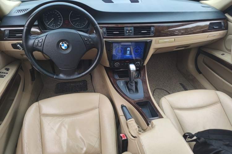 Used BMW 3 Series 2012 320i Sport Edition Center Console
