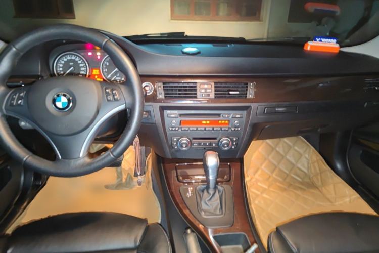 Used BMW 3 Series 2012 325i Sport Edition Center Console