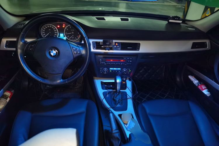 Used BMW 3 Series 2012 318i Leading Model Center Console