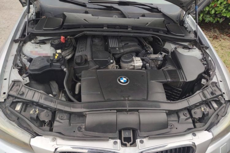 Used BMW 3 Series 2012 320i Sport Edition Engine Bay